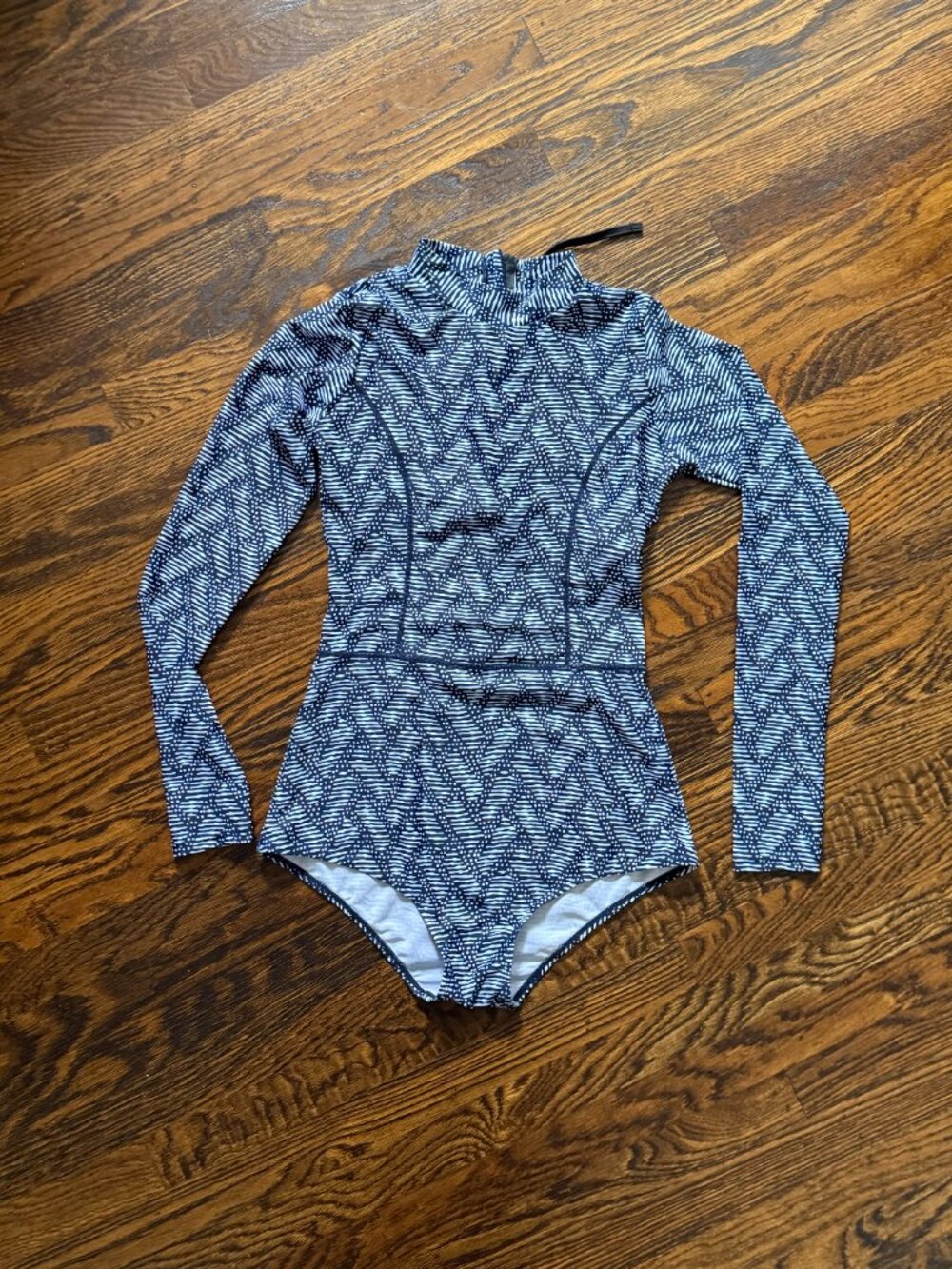 AXESEA Long Sleeve UPF 50+ Rashguard Onepiece *** EUC